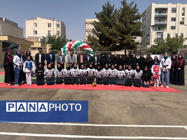 افتتاح زمین ورزشی تایل کورت در هنرستان عفت بجنورد