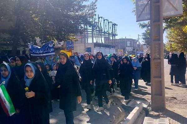 اقتدار ملت ایران در راهپیمایی روز ۱۳ آبان شهرستان خلیل‌آباد 