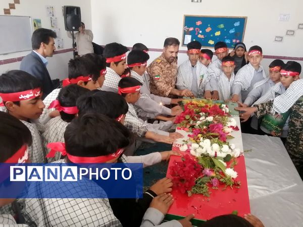 شهید گمنام، میهمان ویژه مدارس شهرستان خاتم شد