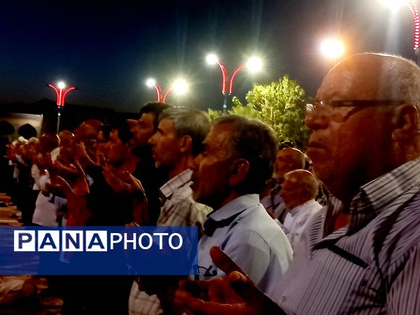 برپایی نماز جماعت در آرامگاه شهید مدرس 