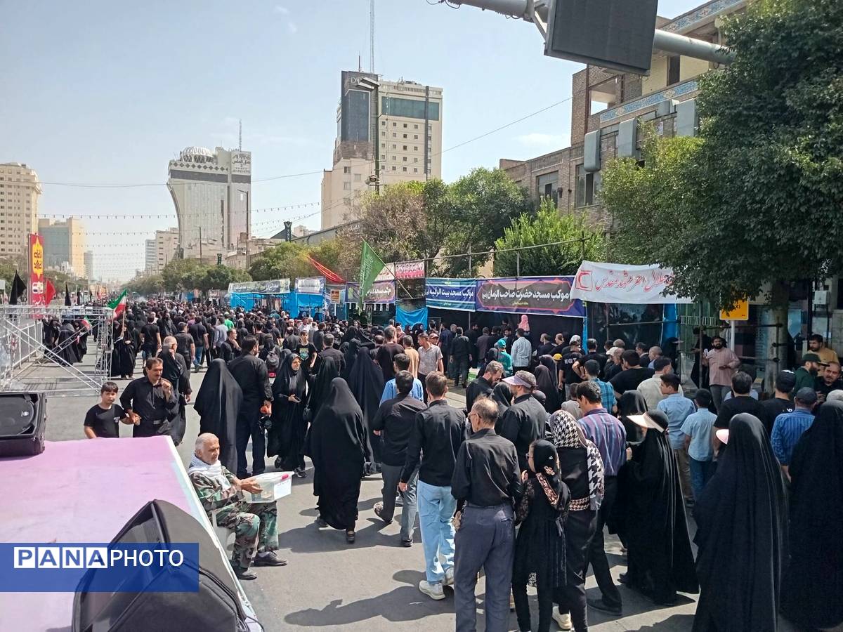راهپیمایی جاماندگان اربعین حسینی در مشهد