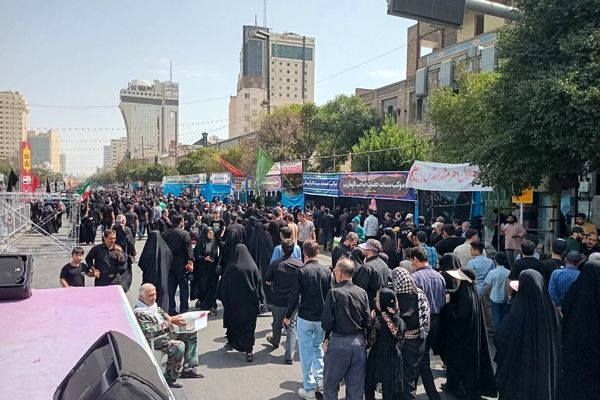 راهپیمایی جاماندگان اربعین حسینی در مشهد