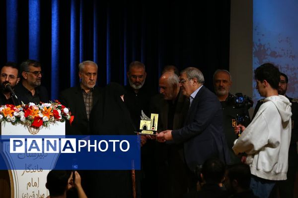 نخستین کنگره بزرگداشت ۲۷۰ دانش‌آموز شهید دبیرستان ماندگار امام صادق (ع) 