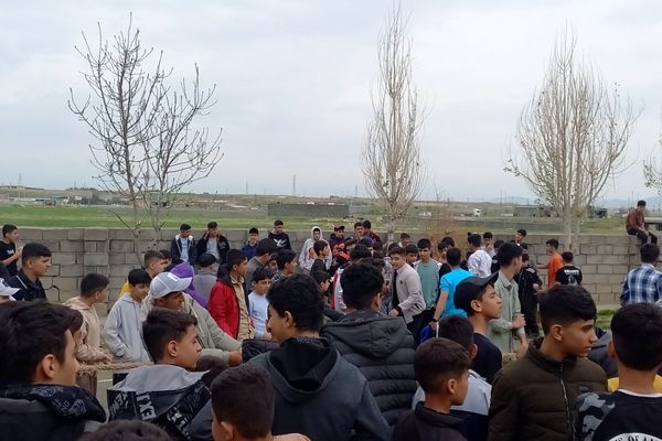 فینال هیجان‌انگیز مسابقات طناب‌کشی در دبیرستان شبانه‌روزی توحید