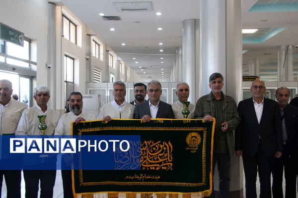 مراسم استقبال از کاروان دانش‌آموزی اعزام به حج عمره در یزد