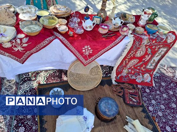 جشنواره بومی و محلی در دبیرستان سمیه شهرستان خاتم