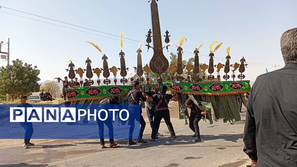 مراسم سینه زنی و علم گردانی در خلیل آباد