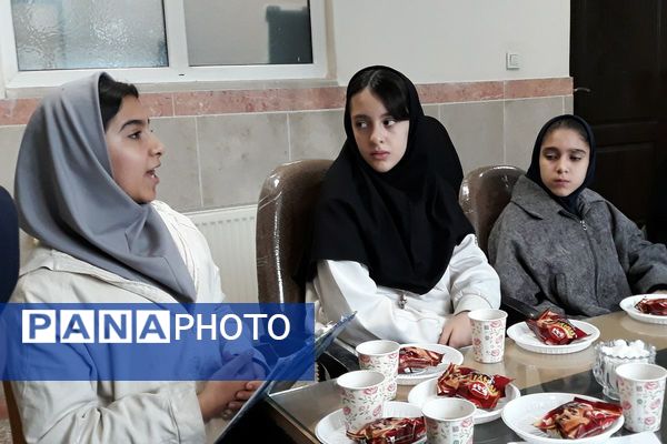 رقابت دانش‌آموزان منتخب در انتخابات منطقه‌ای شورای دانش‌آموزی بهارستان دو