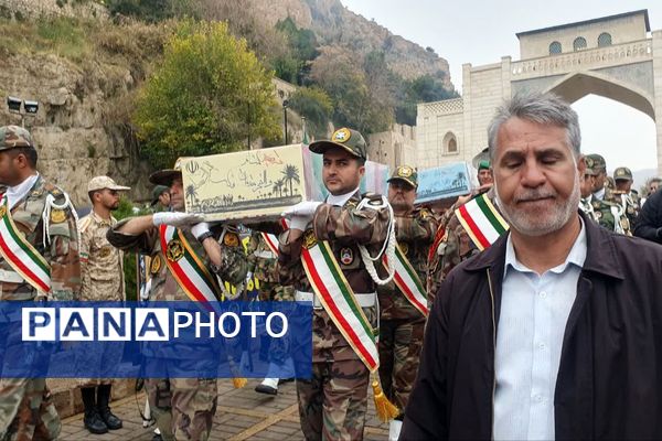 تشییع پیکر پاک و مطهر شهدای گمنام در شیراز 
