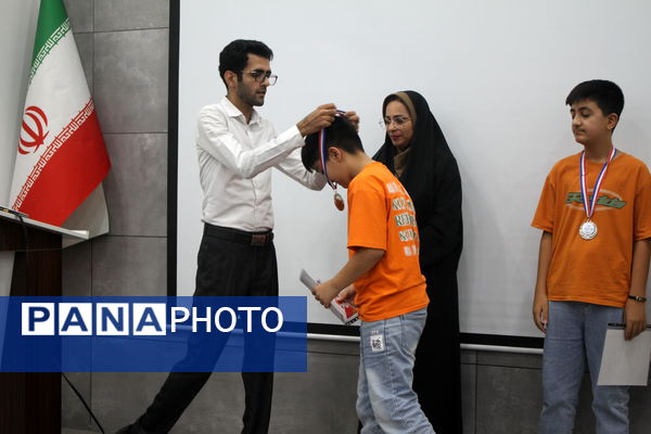 تجلیل از برندگان المپیاد استانی رباتیک