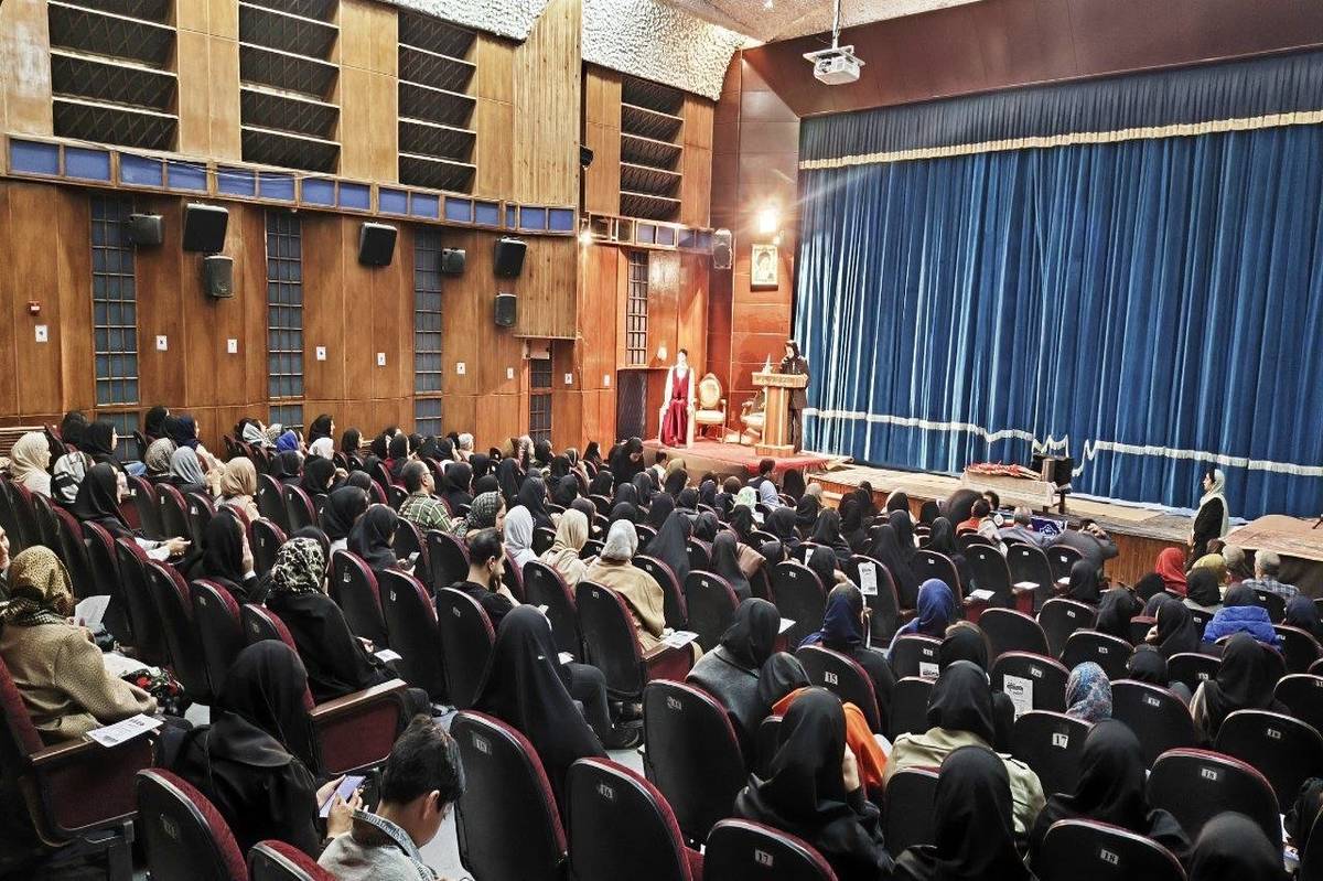 آیین تجلیل از هنرمندان و افتخارآفرینان بین‌المللی مد و لباس برگزار شد