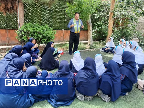 گرامیداشت دهه کرامت و بیست و ششمین سالروز تاسیس سازمان دانش‌آموزی، در منطقه ۱۰