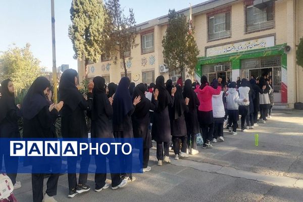 اجرای نرمش صبحگاهی در دبیرستان شهید مجید دهنوی نیشابور