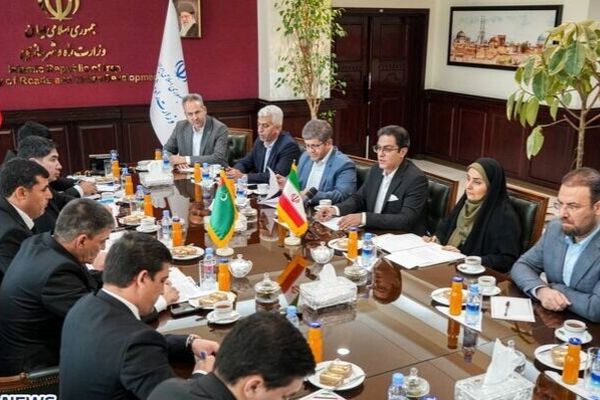 بررسی راه‌های تقویت ترانزیت بین‌المللی و روابط ریلی ایران و ترکمنستان 