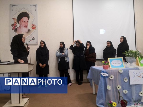 گرامیداشت هفته هوای پاک در دبیرستان دخترانه فرهنگ مرحوم فخرایی