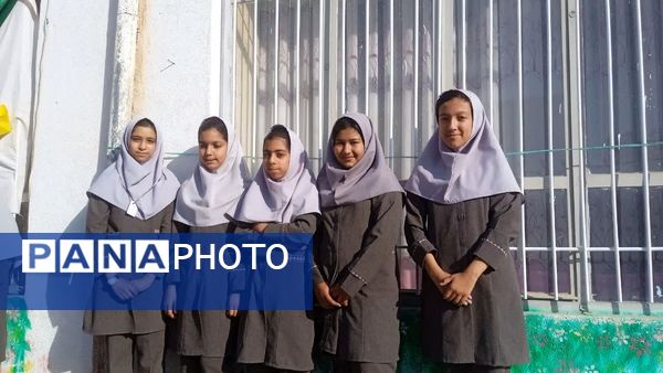 جشن ولادت حضرت زینب(س) و روز پرستار در دبستان شهید نجفی فدافن