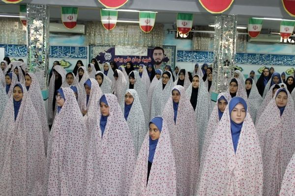  دانش‌آموزان آینده‌سازان کشورند