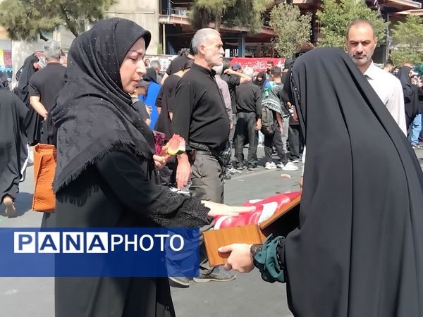 پیاده‌روی جاماندگان اربعین حسینی از مصلی تا میدان شهدای کرج