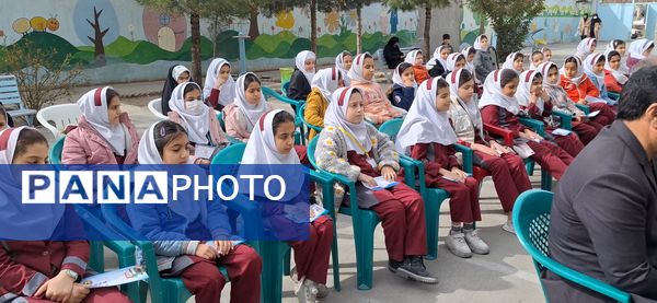زنگ جشن نیکوکاری با شعار «عیدی برای همه» در دبستان دخترانه شاهد کوهدشت 