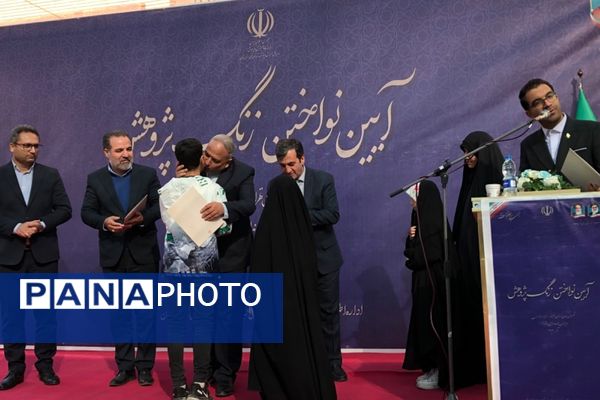 آیین نواختن زنگ پژوهش در ناحیه دو شهرری 