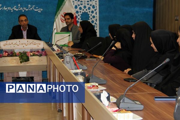 برگزاری کارگاه توانمندسازی مراقبین سلامت در بهارستان‌دو