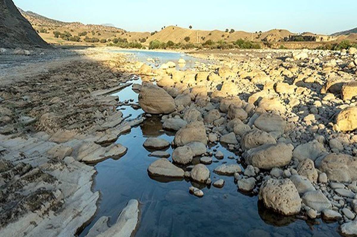 لرستان ایستاده بر لبهی خشکسالی