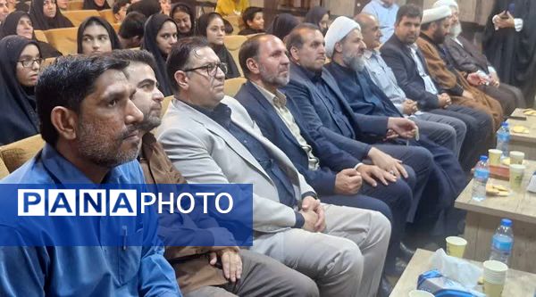  اولین نمایشگاه آثار هنری با موضوع عفاف و حجاب در کانون ملائک شهرستان قرچک