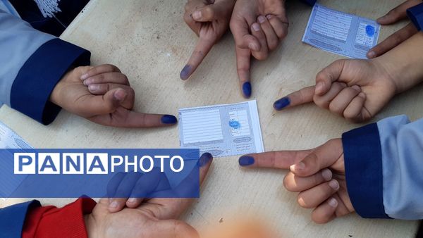 انتخابات شورای دانش آموزی در مدرسه فرهنگ شهیدان تهامی خلیل آباد