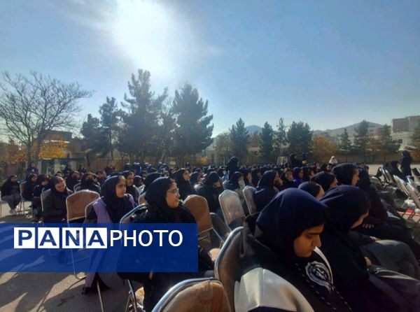 یاریگران زندگی راهی برای رفع مشکلات آسیب های اجتماعی دانش آموزان 