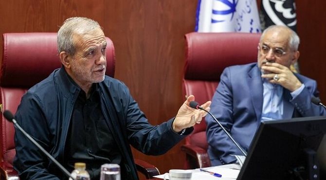 پزشکیان: شناسنامه‌دار کردن کالاها راهکار نجات از قاچاق و احتکار است
