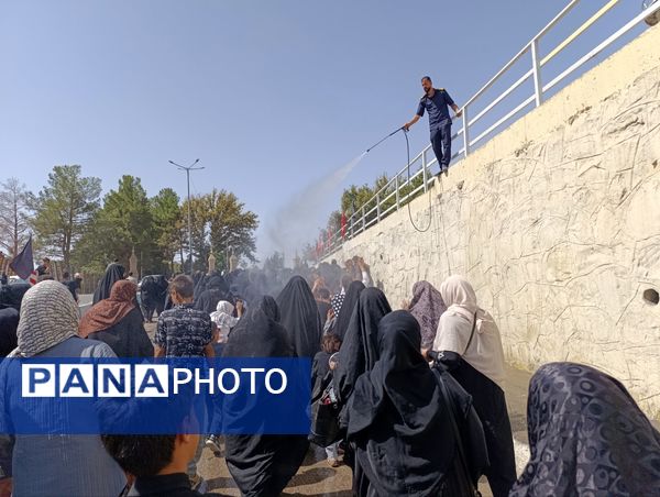 حضور مردم نیشابور در راهپیمایی جاماندگان اربعین حسینی