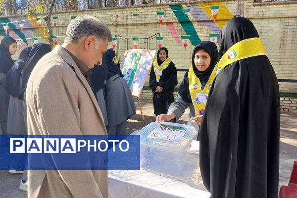 انتخابات شورای دانش‌آموزی در دبیرستان استقلال ناحیه ۶ مشهد