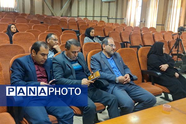 ایجاد انگیزه و خلاقیت در دانش‌آموزان با اجرای تئاتر درسی 
