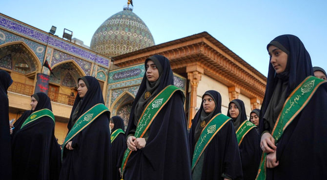 حضور خادمین شاهچراغ (ع) در دبیرستان معارف اسلامی صدرا 