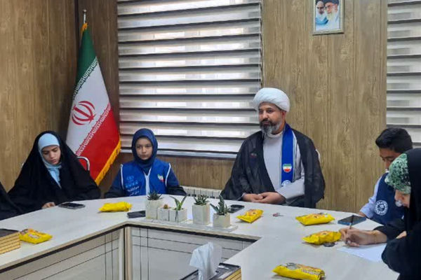 در حوزه خبرنگاری به جامعه خود و بشریت خدمت کنید  