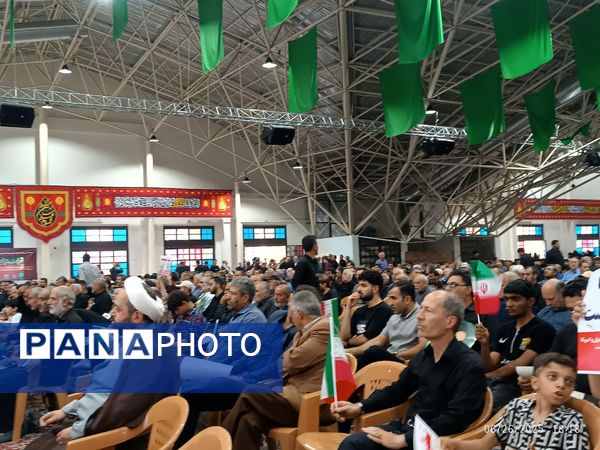 مراسم بزرگداشت شهدای حملات تروریستی رژیم صهیونسیتی در گلستان شهدای اصفهان 