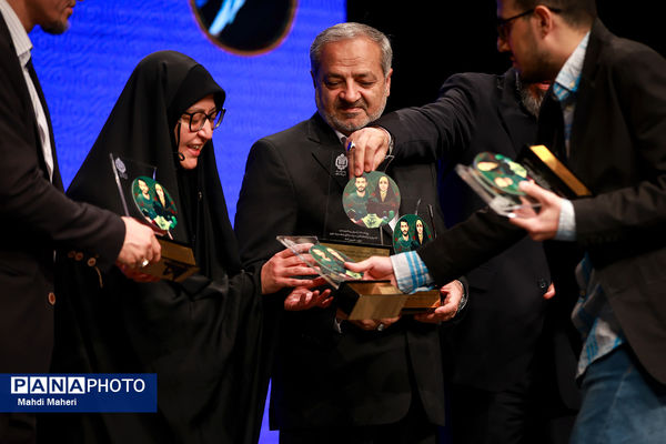 آیین تقدیر از پذیرفته‌شدگان سمپاد مناطق هدف بنیاد علوی