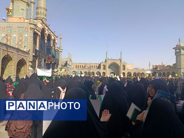 جلوه هایی از حضور مردم قم در راهپیمایی یوم الله 13 آبان