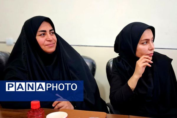 نشست بانوان تأثیرگذار طایفه گرهرگان با محوریت نقش زنان در توسعه اجتماعی و فرهنگی