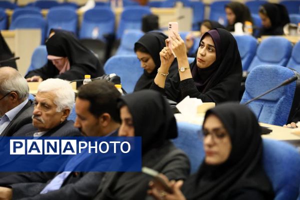 نشست خبری استاندار همدان با اصحاب رسانه
