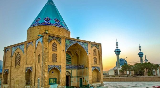 تخت فولاد موزه ای دیدنی در زیر آسمان شهر اصفهان