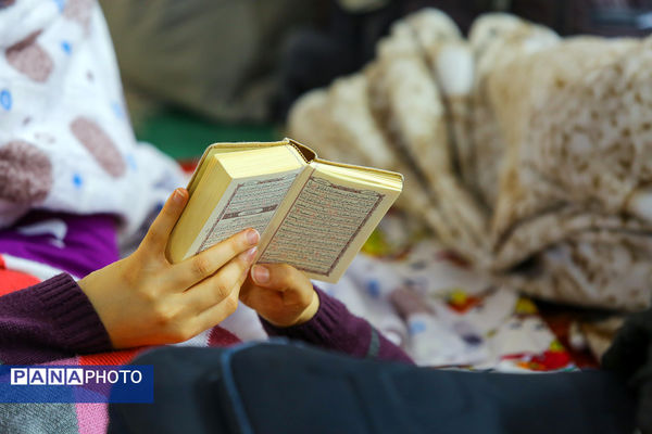 اعتکاف دانش‌آموزی در مسجد قائمیه