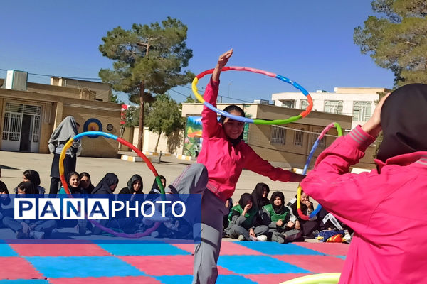 پویش یک روز با ورزش در مدارس شهرستان آباده