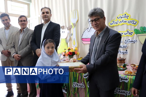 جشنواره غذای سالم در دبستان دخترانه سما شهرستان شیروان