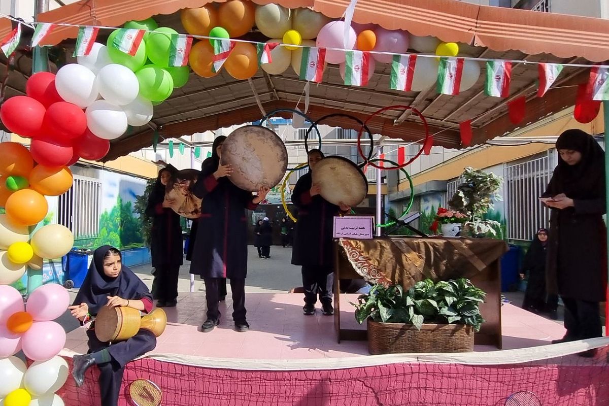 گرامیداشت هفته تربیت بدنی در دبیرستان ارشاد ناحیه دو شهرری 