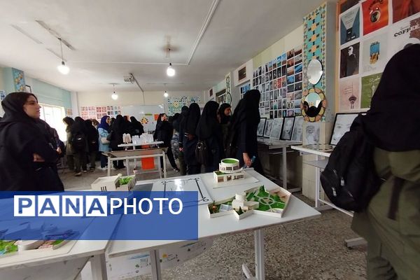 بازدید دانش آموزان پایه نهم آموزشگاه شهید خشکباری از هنرستان کار و دانش ولایت 
