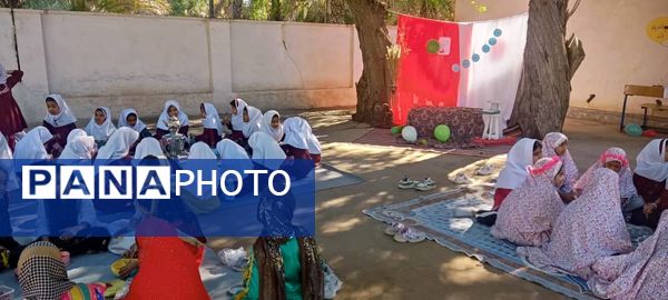 فرهنگ و شادی در جشن یلدای دانش‌آموزان دبستان مولوی فین
