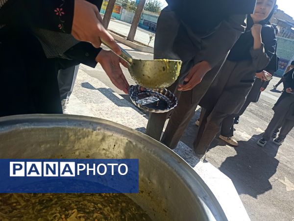 پذیرایی از دانش آموزان دبیرستان نمونه اندیشه با صبحانه گرم 