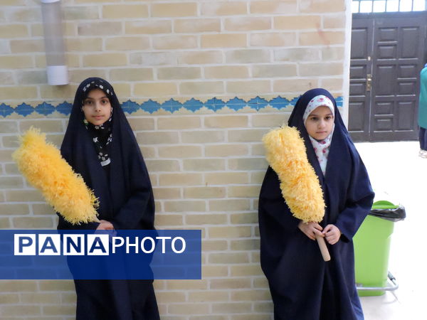 دیدار حجت‌الاسلام قمی با جمعی از دانش‌آموزان و نوجوانان استان یزد