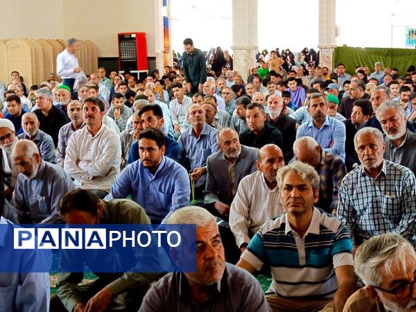 نماز جمعه ای هزاران نفری با حضور حماسی مردم کاشمر
